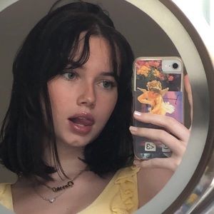 Meet your Posher, Cassie